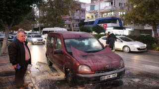 Alanya’da seyir halindeki hafif ticari araç yandı