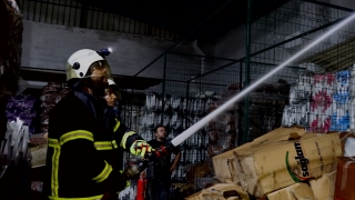 Adana’da sağlık ürünleri üretilen fabrikada çıkan yangın kontrol altına alındı