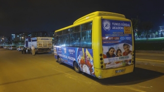 Gaziantep’te park halindeki kamyona çarpan otobüsteki 5 kişi yaralandı