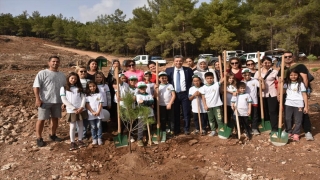 Antalya ve çevre illerde fidanlar toprakla buluştu
