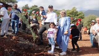 Finike’de fidanlar toprakla buluştu