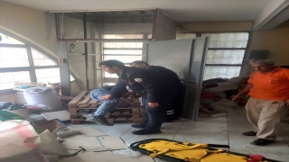 Adana’da asansör kabiniyle duvar arasında sıkışarak yaralanan kişiyi itfaiye kurtardı