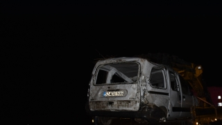 Gaziantep’te şarampole devrilen araçtaki 5 kişi yaralandı