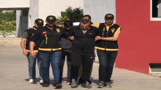 Adana’da kuyumcuda silahlı soygun gerçekleştiren 2 zanlı tutuklandı