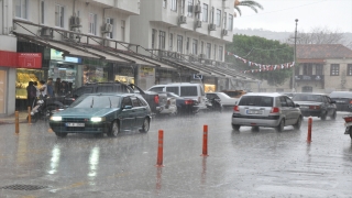 Mersin’de sağanak etkili oluyor