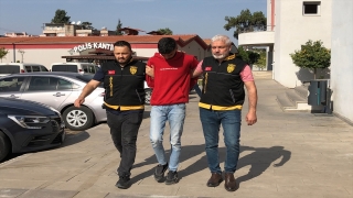 Adana’da çaldığı telefonları satıp kız arkadaşına otomobil alan zanlı tutuklandı