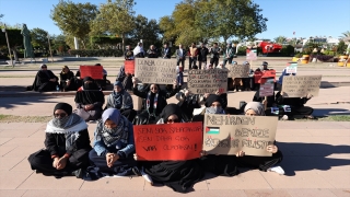 Antalya’da Filistin’e destek için oturma eylemi yapıldı