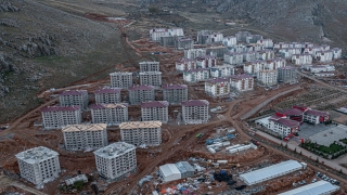 Depremin merkez üssü Elbistan’da yükselen afet konutları havadan görüntülendi