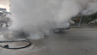 Burdur’da seyir halindeki otomobilde çıkan yangın söndürüldü