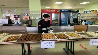 Burdur’daki KYK Yurtları’nda kalan öğrencilere ikramlı sınav desteği