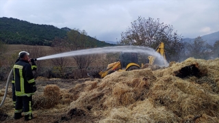 Burdur’da çıkan yangında 35 ton saman balyası yandı