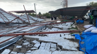 Osmaniye’de fırtına, ahır ve tarım arazilerine zarar verdi