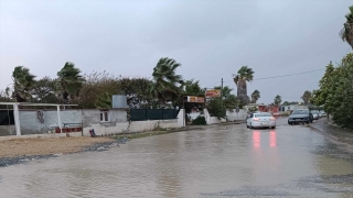 Hatay’da sağanak ve fırtına yaşamı olumsuz etkiledi