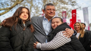 CHP Genel Başkanı Özel, Antalya’da engellilerle bir araya geldi: