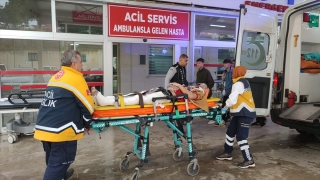 Adana’da iki otomobilin çarpıştığı kazada 4 kişi yaralandı
