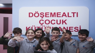 Antalya’da çocuklar yeni açılan kütüphanede eğlenerek öğreniyor