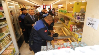 Akdeniz’de zincir marketler denetlendi