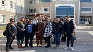 Burdur’da dolandırıcılıktan haklarında dava açılan 8 sanık yargılanıyor