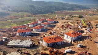 Osmaniye Hasanbeyli’de deprem konutlarının yapımı sürüyor