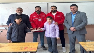 Altınözü’nde öğrenciler harçlıklarını Filistin’e bağışladı