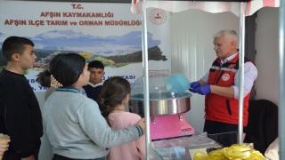 Kahramanmaraş’ta depremzede öğrencilere yerli ürünlerle hazırlanan atıştırmalık dağıtıldı