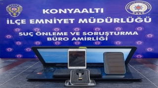Antalya’da, sosyal medyada müstehcen yayın yapan kadın gözaltına alındı