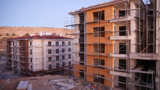 Gaziantep’in Nizip ilçesinde deprem konutlarının yapımı devam ediyor