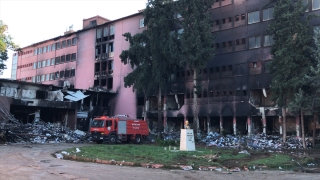 Adana’da yanan eski hastane binasında inceleme başlatıldı