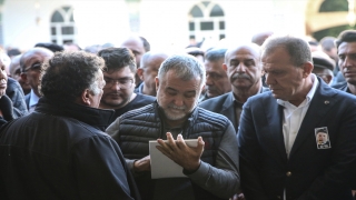 İstanbul’daki trafik kazasında hayatını kaybeden pilotun cenazesi Mersin’de defnedildi
