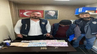 Adana’da zabıtanın yakaladığı dilencinin üzerinden 9 bin 62 lira çıktı
