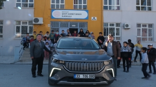 Türkiye’nin yerli otomobili Togg, Mut’ta öğrencilere tanıtıldı