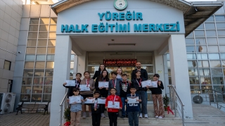 Turnuvalarda madalya alan sporculardan halk eğitim merkezine ziyaret