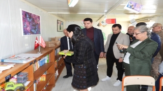 Samandağ’daki konteyner kentte kütüphane açıldı