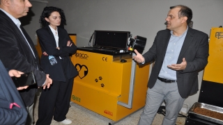 Kemer’de turizmciler kompost ve mama yapım makinelerini inceledi