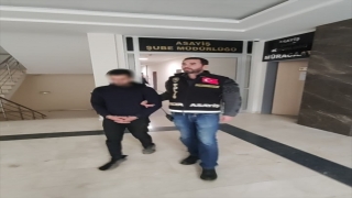 Antalya’da telefonla dolandırıcılık yapan 2 şüpheli tutuklandı