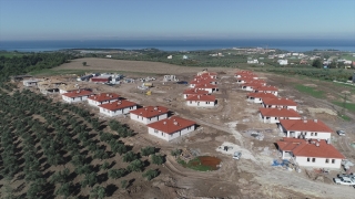 Hatay’ın 13 ilçesinde 2 bin 355 köy tipi afet konutunun inşası sürüyor
