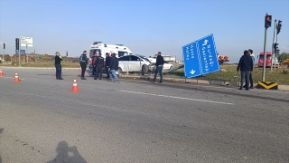 Gaziantep’te çarpışan iki otomobildeki 4 kişi yaralandı
