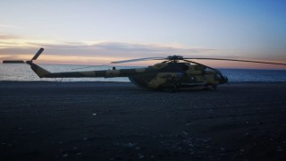 Giresuna acil iniş yapan helikopter