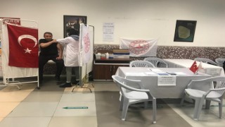 Elazığ Belediyesi ve adliye binasında aşı standı kuruldu