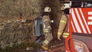 Şişlide evsizlerin ısınmak için ateş yaktığı metruk bina alev alev yandı