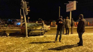 3 otomobilin karıştığı zincirleme kazada 7 kişi yaralandı
