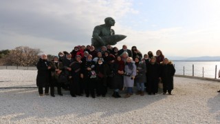 300 Pazaryerili kadın Çanakkaleye geziye gitti