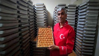 4 bin tepsi baklava yaptı Ramazanı bekliyor