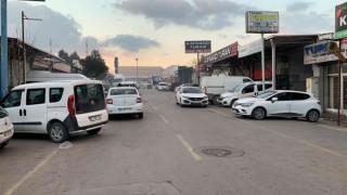 50 tonluk kamyonu elleri ile durdurmaya çalıştı, ezilmekten son anda kurtuldu