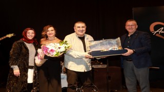 Adapazarında Eda ve Metin Özülkü rüzgarı