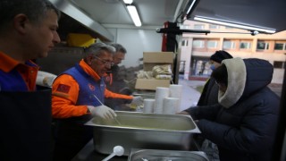 AFAD, Lvivde Ukraynalılara sıcak yemek dağıttı