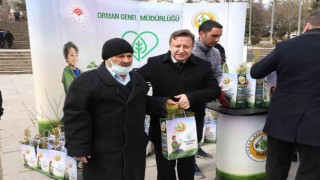 Afyonkarahisarda 5 bin fidan dağıtıldı