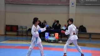 Afyonkarahisarda karate grup müsabakaları başladı