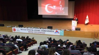 AİÇÜde Eczacılık Fakültesi Öğrencileri İçin “Beyaz Önlük Giyme” töreni düzenlendi