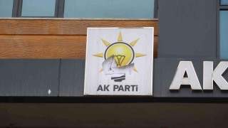 AK Parti Yüksekova İlçe Başkanlığına saldırı